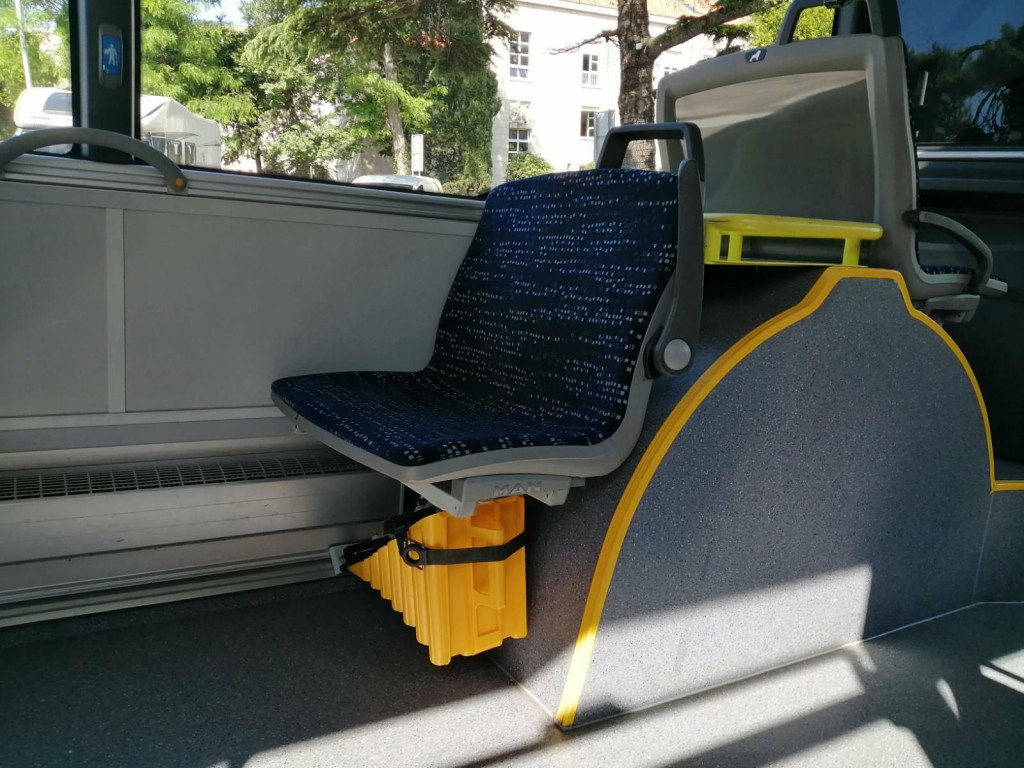 &lt;p&gt;Plastični moduli ispod sjedala u Libertasovu autobusu&lt;/p&gt;