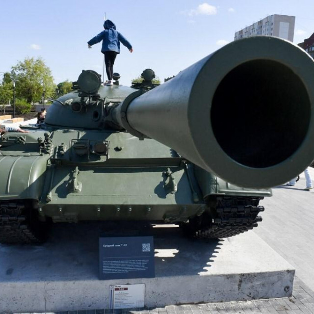 &lt;p&gt;Ruski T-62, izložen u Kursku&lt;/p&gt;