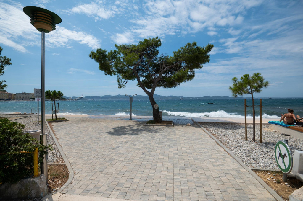 &lt;p&gt;Zadar, 160721.&lt;br&gt;
Zbog izlijevanja fekalija u more, do daljnjega se ne preporuca kupanje na plazi Marex.&lt;br&gt;