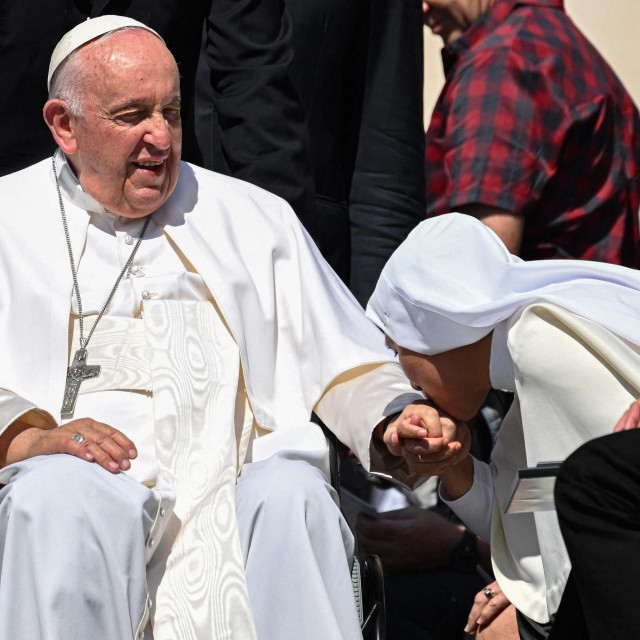&lt;p&gt;Papa Franjo ide na operaciju debelog crijeva&lt;/p&gt;