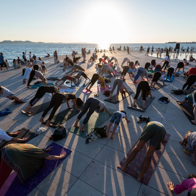 &lt;p&gt;Zadar, 140622&lt;br&gt;
Veceras je na Pozdravu Suncu grupnim treningom obiljezen Medjunarodni dan joge koji se slavi od 2014. kad su ga proglasili Ujedinjeni narodi, uz potporu 175 zemalja svijeta.&lt;br&gt;