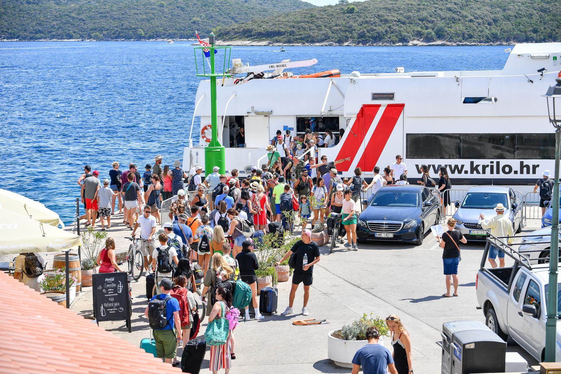 Slobodna Dalmacija - Ludo slavlje u svlačionici Gorice, ne