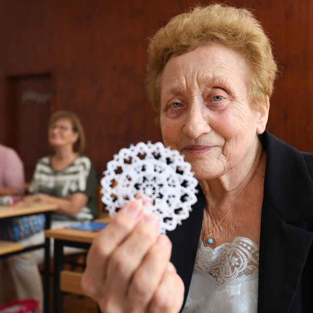 &lt;p&gt;Katica Vidolin (84), učiteljica izrade paške čipke u SŠ Bartula Kašića na Pagu&lt;/p&gt;