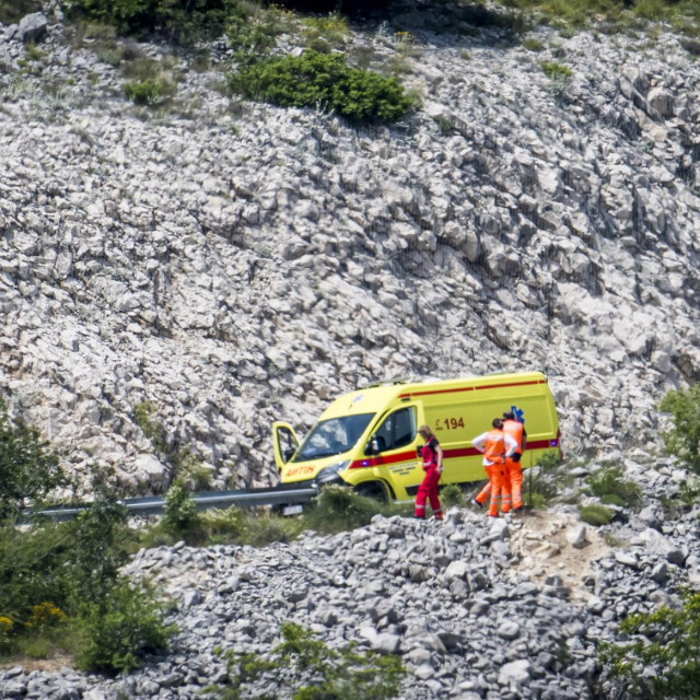 <p>Drnis, 210623.<br>
U kanjonu Cikole pao je madjarski vojni helikopter.<br>