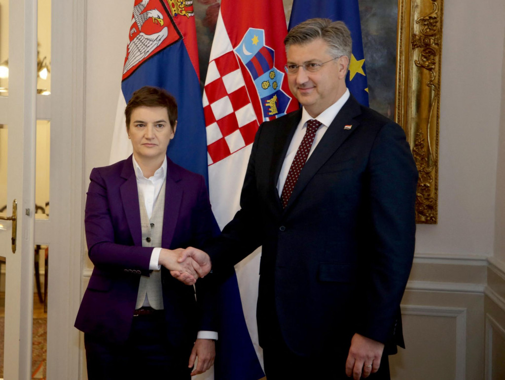 &lt;p&gt;Srbijanska premijerka Ana Brnabić rukuje se s premijerom Plenkovićem za svog posljednjeg boravka u Zagrebu, krajem travnja ove godine&lt;br&gt;
 &lt;/p&gt;