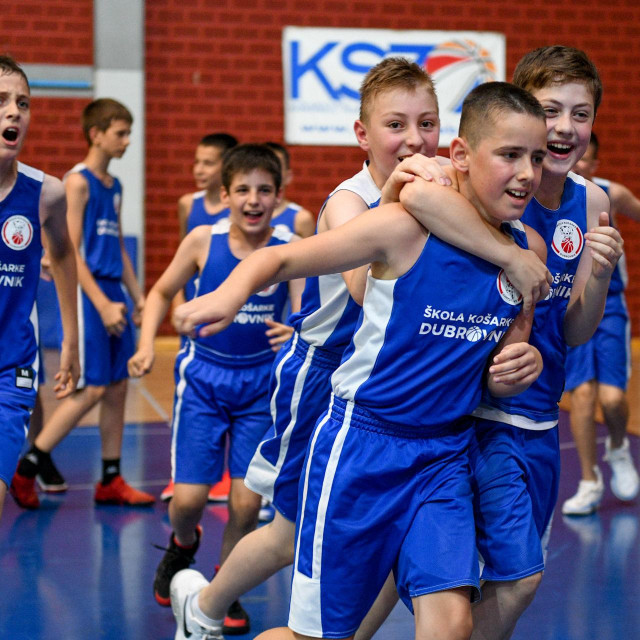 &lt;p&gt;Škola košarke Dubrovnik slavi pobjedu u osmini finala protiv domaćina prvenstva, zagrebačke Dubrave&lt;/p&gt;