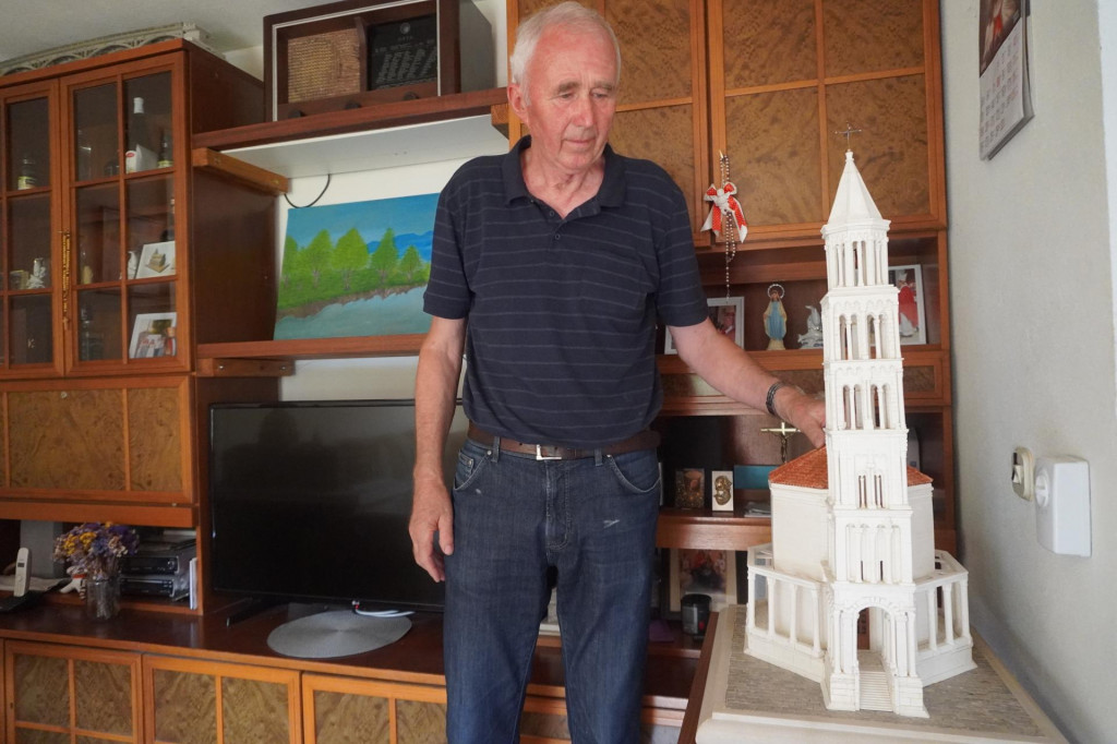 &lt;p&gt;Marinko je već izradio repliku katedrale sv. Duje, ali sada radi na pravoj senzaciji - minijaturi od 20 cm&lt;/p&gt;