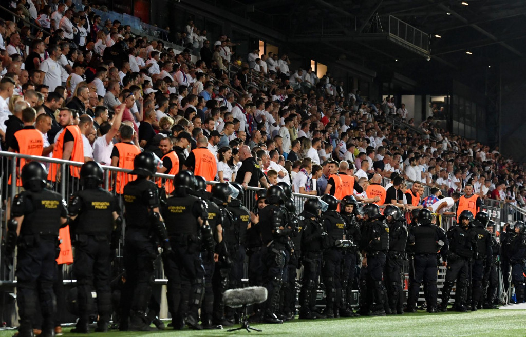&lt;p&gt;Policijsko osiguranje na stadionu Rujevica u Rijeci, na finalnoj utakmici SuperSport Hrvatskog nogometnog kupa između Hajduka i Šibenika&lt;/p&gt;