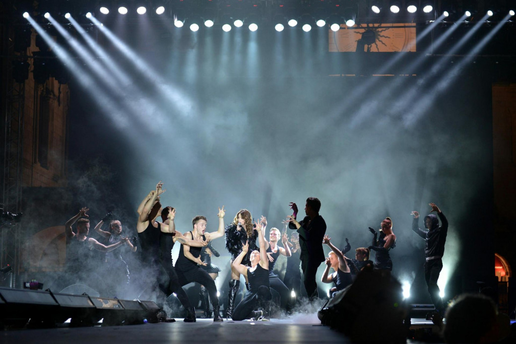 <p>Severinin koncert na Stradunu 2013. u povodu primanja Hrvatske u članstvo Europske unije</p>