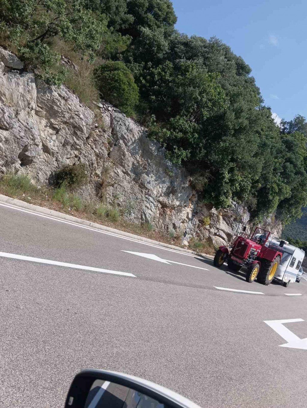 &lt;p&gt;Traktorom iz Austrije do Dubrovnika&lt;/p&gt;