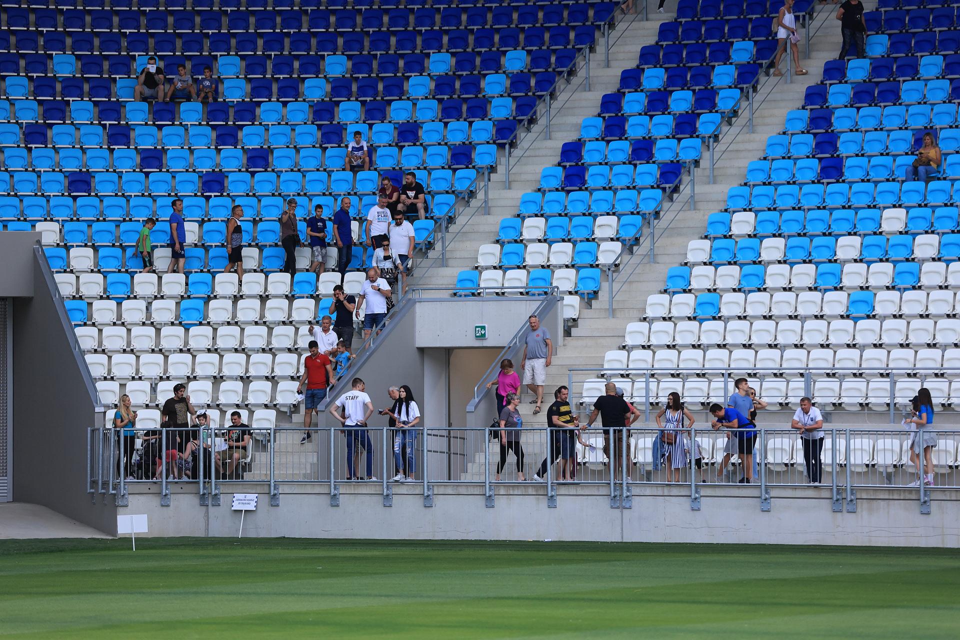 Slobodna Dalmacija - Osijek Je U Jednom Danu Prodao Dvije Tisuće ...