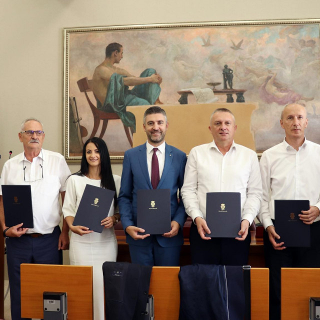 &lt;p&gt;Potpisan sporazum o sudjelovanju na projektu ”Camino Dubrovnik – Međugorje” i predstavljena nova pješačko turističko-hodočasnička staza&lt;/p&gt;