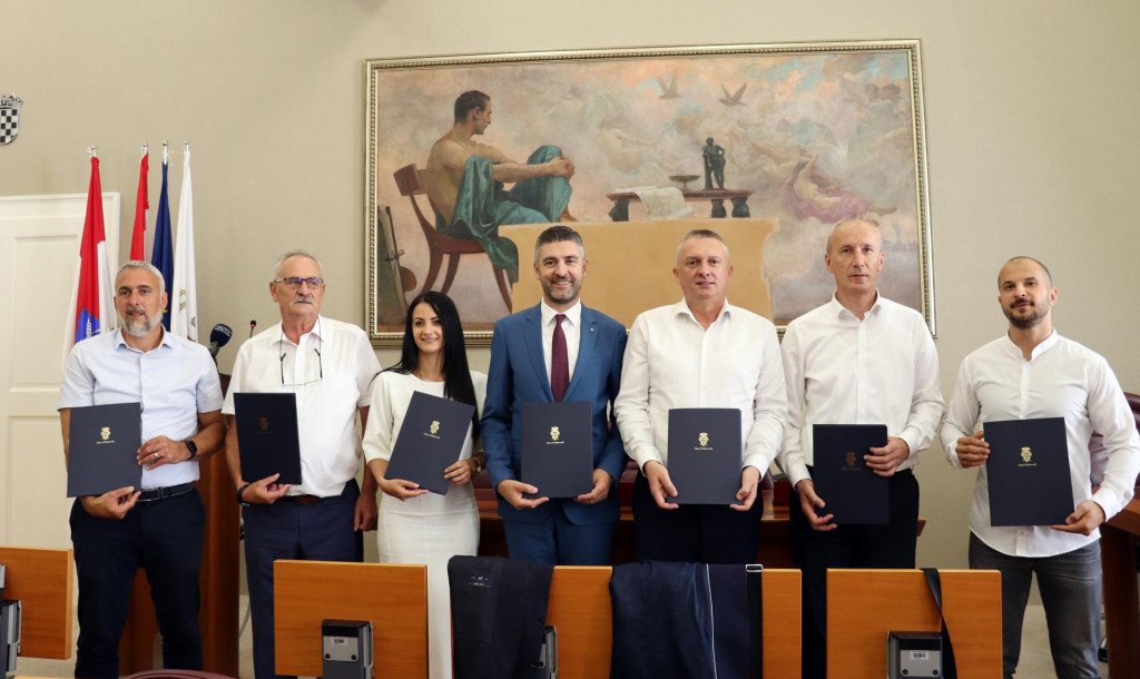 &lt;p&gt;Potpisan sporazum o sudjelovanju na projektu ”Camino Dubrovnik – Međugorje” i predstavljena nova pješačko turističko-hodočasnička staza&lt;/p&gt;