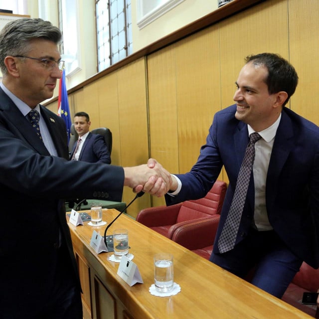 &lt;p&gt;Premijer Andrej Plenković i novi ministar uprave Ivan Malenica&lt;/p&gt;