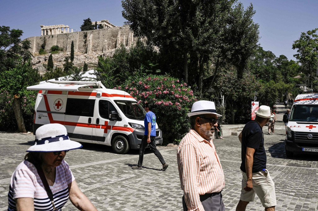 &lt;p&gt;Atenjani su odlučili zatvoriti Akropolu od 12 do 17 sati, kako bi prevenirali zdravstvene probleme turista&lt;/p&gt;