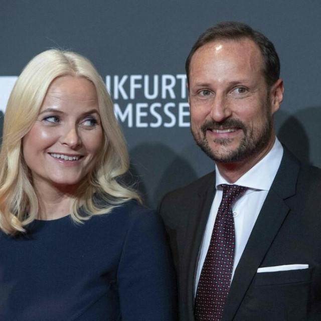 &lt;p&gt;Norveški princ Haakon i njegova supruga princeza Mette-Marit&lt;/p&gt;