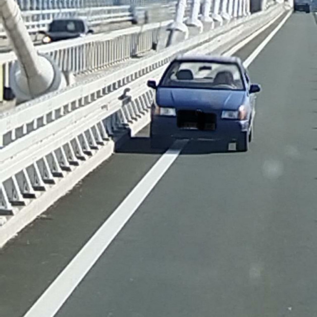 &lt;p&gt;Na Pelješkom mostu vozila osobno vozilo u suprotnom smjeru&lt;/p&gt;