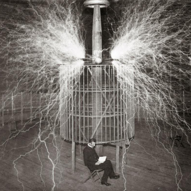 &lt;p&gt;Ono što ljude danas plaši oko ovakvih projekata jest veza s istraživanjima Nikole Tesle koji je 1912., prema Tesla Universe, izjavio da bi s pravim frekvencijama i pravim ritmom mogao prepoloviti Zemlju na dva dijela&lt;/p&gt;