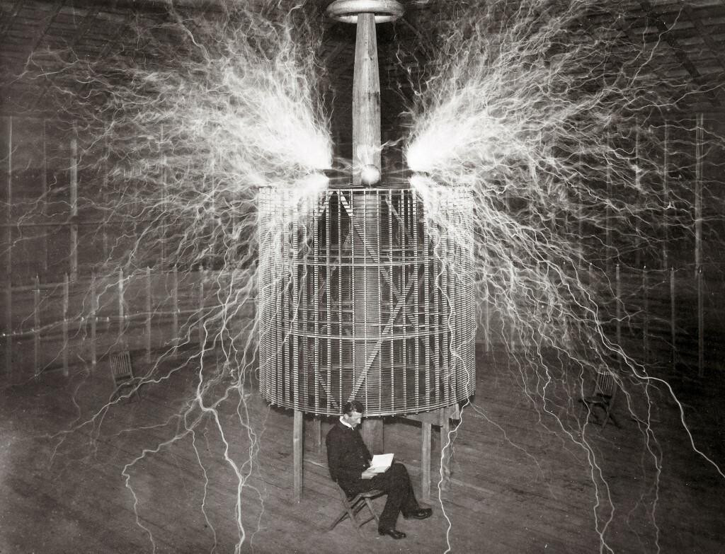 &lt;p&gt;Ono što ljude danas plaši oko ovakvih projekata jest veza s istraživanjima Nikole Tesle koji je 1912., prema Tesla Universe, izjavio da bi s pravim frekvencijama i pravim ritmom mogao prepoloviti Zemlju na dva dijela&lt;/p&gt;