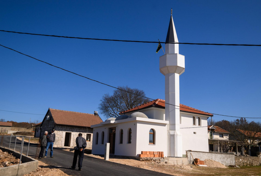 &lt;p&gt;Novoizgradjena džamija na mjestu nekadašnje Tucakovića džamije u mjestu Rabrani u općini Neum &lt;/p&gt;