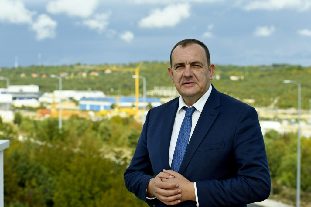 &lt;p&gt;Ivan Bugarin, gradonačelnik Trilja, u radnoj zoni Čaporice&lt;/p&gt;