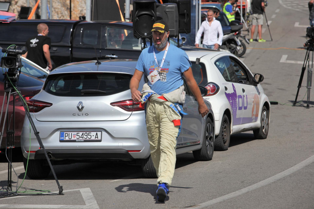 &lt;p&gt;Maro Franić na međunarodnoj auto brdskoj utrci, 22. Nagradi Dubrovnika - Memorijal ‘Željko Đuratović‘ - trofej ‘Dubravko Čikor‘&lt;/p&gt;