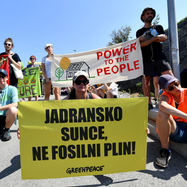 &lt;p&gt;Prosvjed protiv novih ulaganja u plinsku infrastrukturu i prosirenja LNG terminala na Krku u organizaciji Inicijative Extinction Rebellion Zagreb&lt;br&gt;
 &lt;/p&gt;