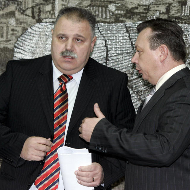 &lt;p&gt;U društvu Božidara Pankretića, ministra poljoprivrede, u siječnju 2008. &lt;/p&gt;