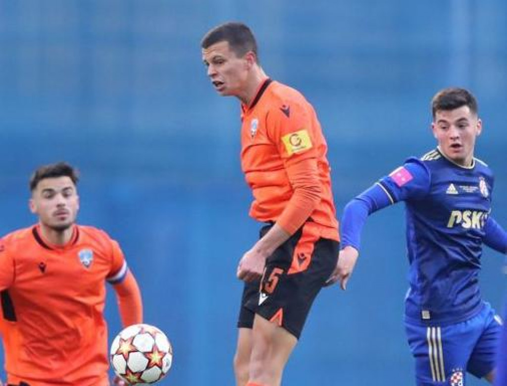 &lt;p&gt;Mladi šibenski nogometaš Ivan Bikić potpisao stipendijski ugovor s Narančastima&lt;/p&gt;