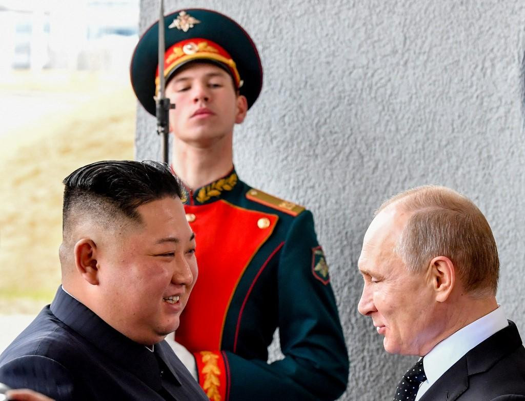 &lt;p&gt;Kim Jong Un i Vladimir Putin, susret koji treba obojici&lt;/p&gt;