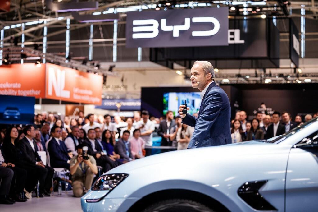 &lt;p&gt;Dizajner kineskog autoproizvođača BYD govori u Münchenu&lt;/p&gt;