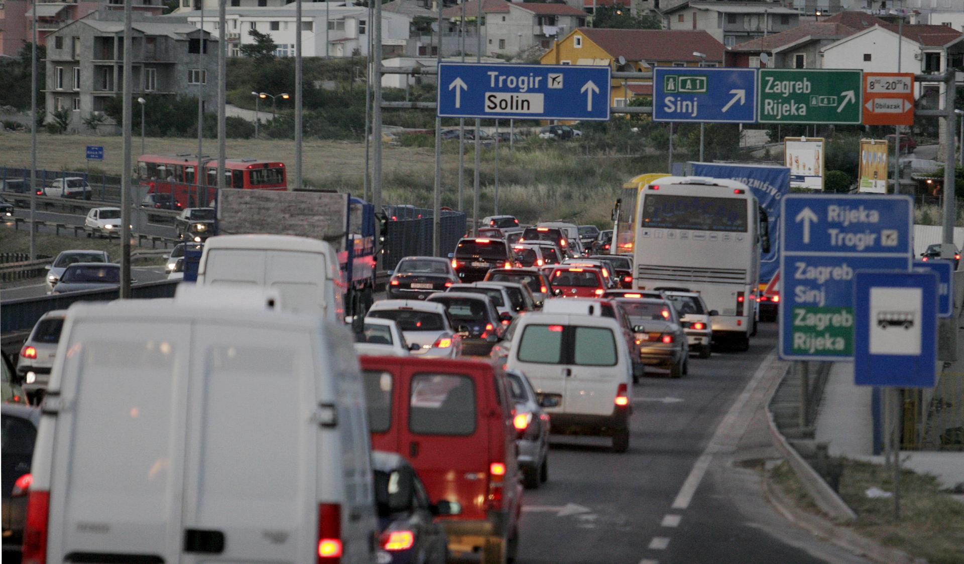 Slobodna Dalmacija Kaos Na Cestovnim Izlazima Iz Splita Spojile Se Kolone Zbog Sudara Na