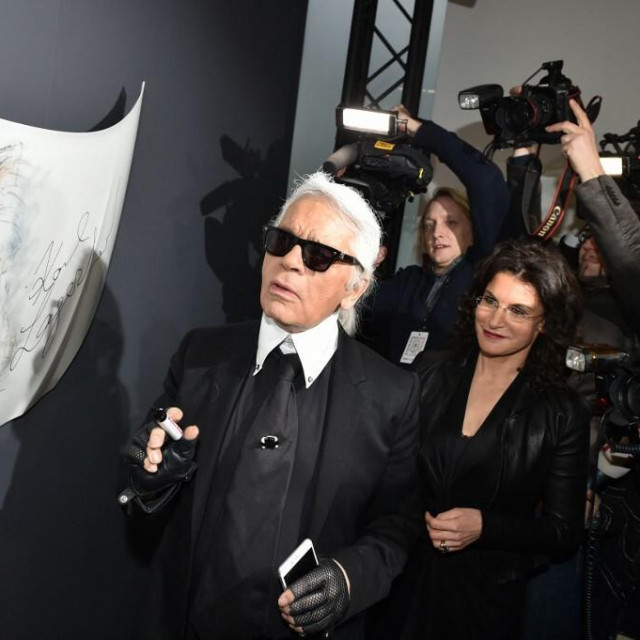 &lt;p&gt;Karl Lagerfeld pored portreta ”Choupette” &lt;/p&gt;