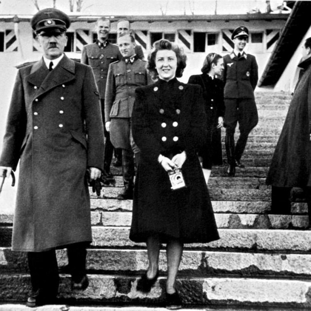 &lt;p&gt;Hitler i Evom Braun u Obersalzberg, kad je diktator bio uvjeren kako će cijeli svijet biti pod njegovim nogama&lt;/p&gt;

&lt;p&gt; &lt;/p&gt;