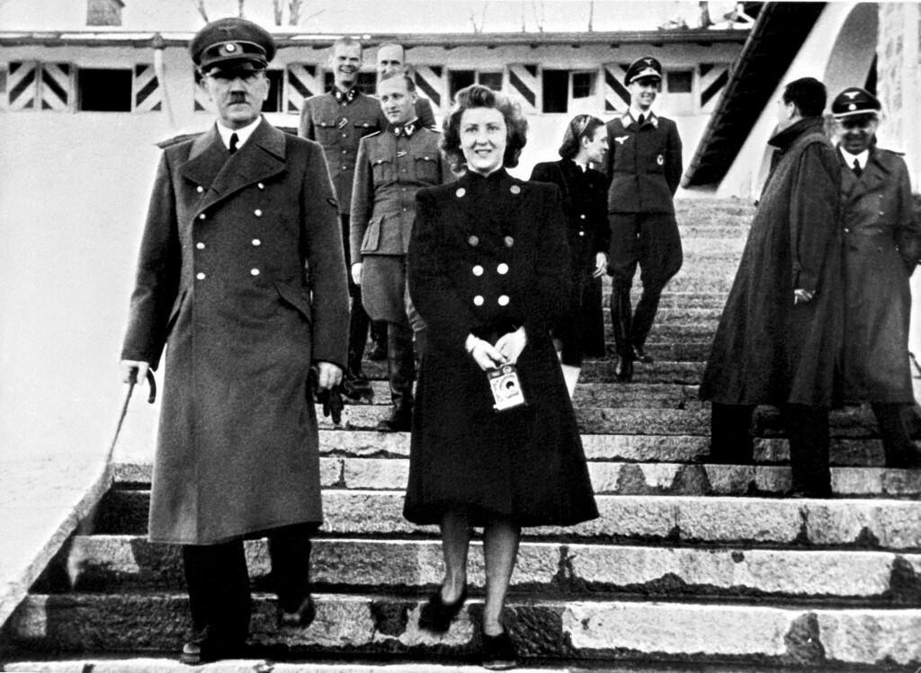 &lt;p&gt;Hitler i Evom Braun u Obersalzberg, kad je diktator bio uvjeren kako će cijeli svijet biti pod njegovim nogama&lt;/p&gt;

&lt;p&gt; &lt;/p&gt;