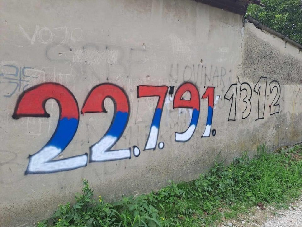 &lt;p&gt;Grafit na kući u Mirkovcima koji veliča krvavi datum&lt;/p&gt;