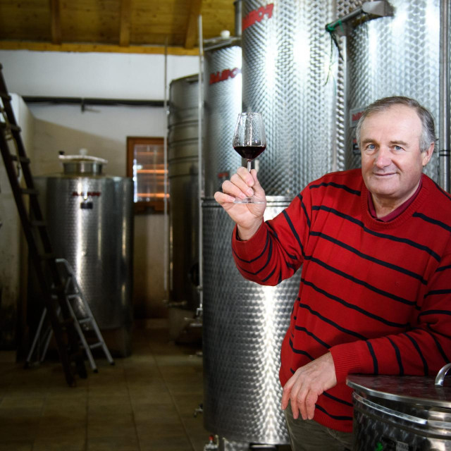 &lt;p&gt;Vinar i vinogradar Ivica Džapo u svome podrumu&lt;br&gt;
Nikša Stipaničev/Hanza Media&lt;/p&gt;