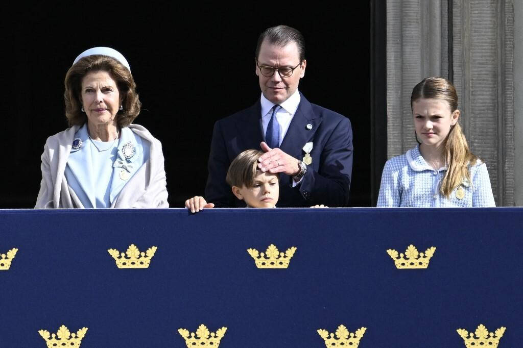 &lt;p&gt;Kraljica Silvia, princ Oscar, princ Daniel i princeza Estelle&lt;/p&gt;