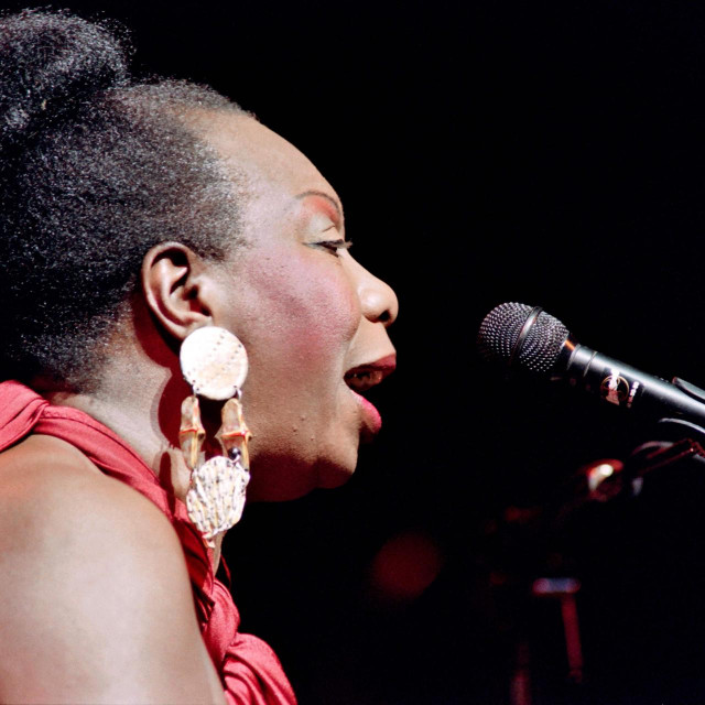 &lt;p&gt;Nina Simone - njezine teme uspijevaju dirnuti slušatelje, crne i bijele, čak dva desetljeća nakon njezine smrti&lt;/p&gt;