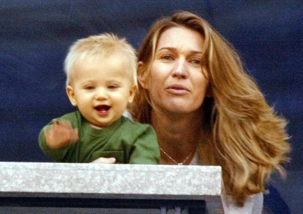&lt;p&gt;Steffi Graf i sin Jaden snimljeni na teniskom meču Andrea Aggasija 2002. godine&lt;/p&gt;