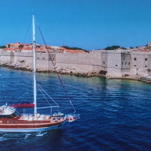 &lt;p&gt;Dubrovnik je luka upisa u brodski registar guleta “Adriatic Holiday”&lt;/p&gt;