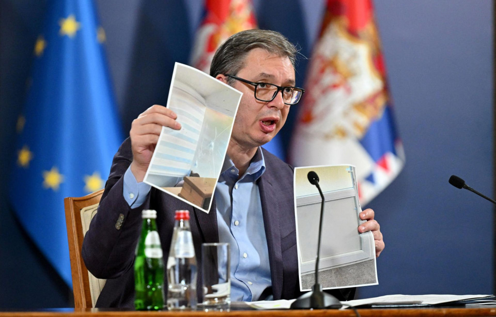&lt;p&gt;Vučić je na noćnoj konferenciji za novinare u nedjelju mahao nekakvim papirima...&lt;/p&gt;