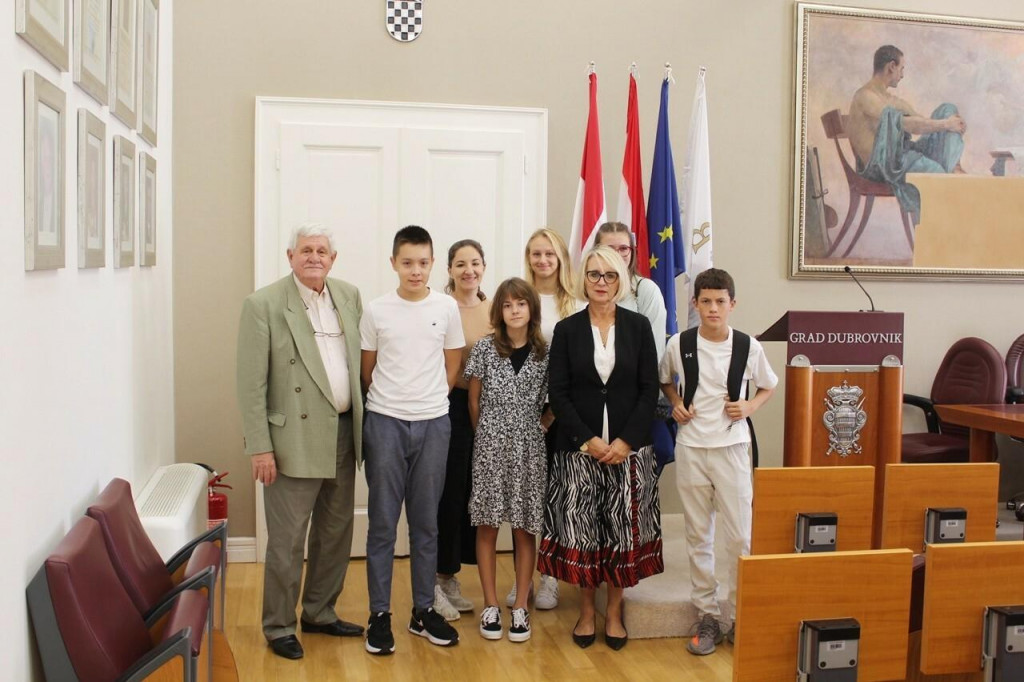 &lt;p&gt;U Velikoj vijećnici predstavnike Društva naša djeca Dubrovnik i Dječjeg gradskog vijeća primila je zamjenica gradonačelnika Jelka Tepšić u povodu Dječjeg tjedna&lt;/p&gt;