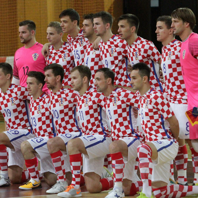 &lt;p&gt;Hrvatska, koja je 26. rujna 2017. igrala protiv Francuske u Dubrovniku. Dvojica Dubrovčana su tad bila u reprezentaciji, Dario Marinović (stoji, drugi s desna) i Maro Đuraš (čuči, prvi s lijeva)&lt;/p&gt;