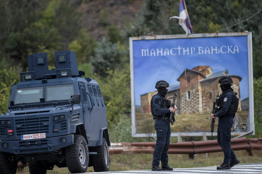 &lt;p&gt;Kosovski policajci čuvaju stražu na ulaza u selo Banjska na  sjeveru Kosova&lt;/p&gt;