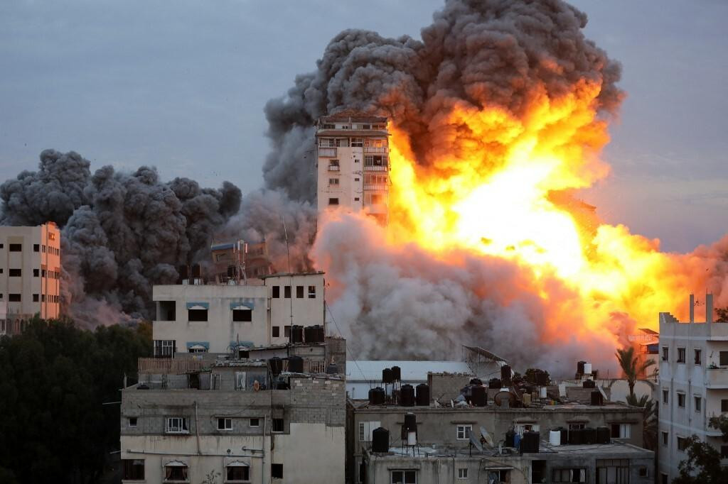 &lt;p&gt;Izrael uzvraća Gazi&lt;/p&gt;