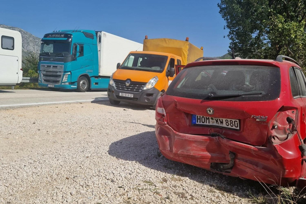 &lt;p&gt;Škoda Fabia karavan, njemačkih ‘tablica‘, stradala je na stražnjem dijelu&lt;/p&gt;
