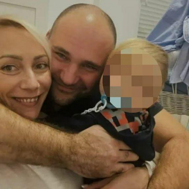 <p>Milan Alilović sa svojom obitelji</p>