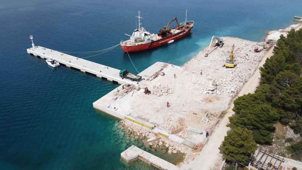 &lt;p&gt;Novo pristanište na Kapriju tijekom izgradnje&lt;/p&gt;