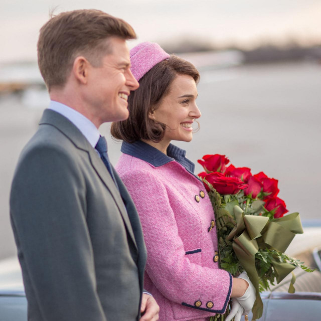 &lt;p&gt;Caspar Phillipson i Natalie Portman kao predsjednički par Kennedy u filmu ‘Jackie‘ iz 2016. godine&lt;/p&gt;